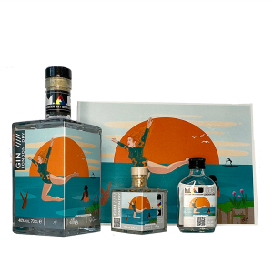 MAD London Dry Gin 'Sea' painting by Lu Cornish 'The Call of the Sea’ © Modern Art Distillery 2023